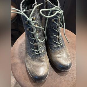 Aetrex Skylar brown lace up boots